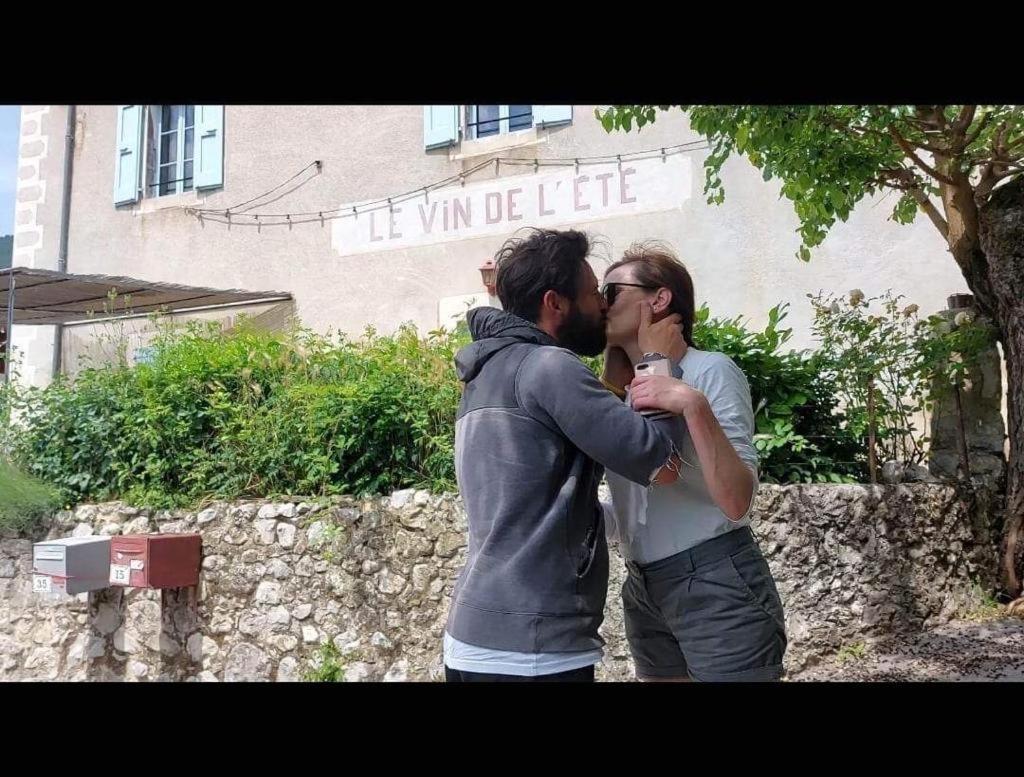 לינה וארוחת בוקר Ponet-et-Saint-Auban Le Vin De L'Ete מראה חיצוני תמונה